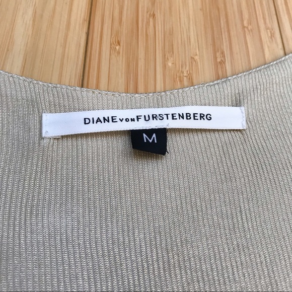 DVF metallic gold draping neck stretchy top, M. - Picture 3 of 6